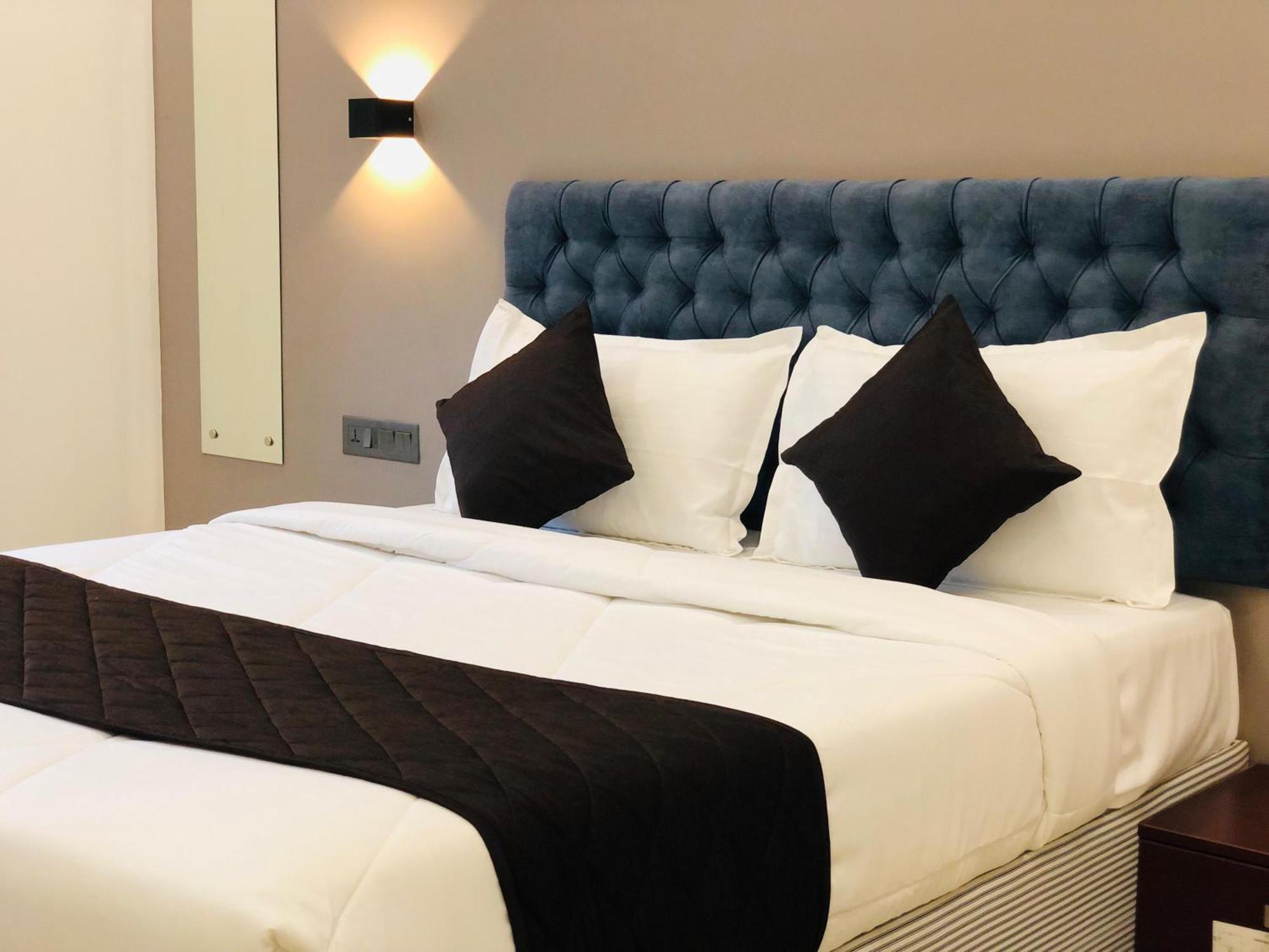 The Lotaz Hotel Kochi Kültér fotó