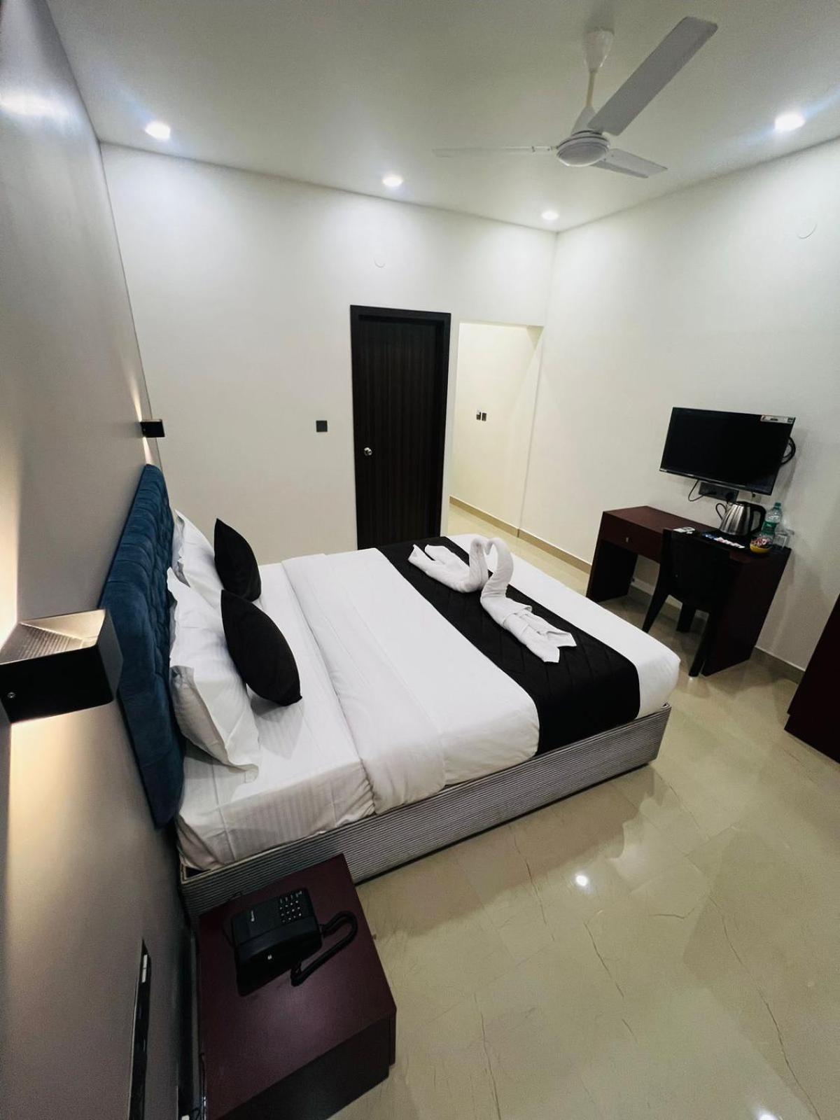 The Lotaz Hotel Kochi Kültér fotó